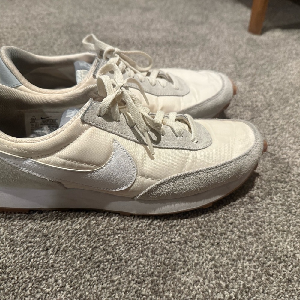 Nike Daybreak Cream and Gray Sneakers